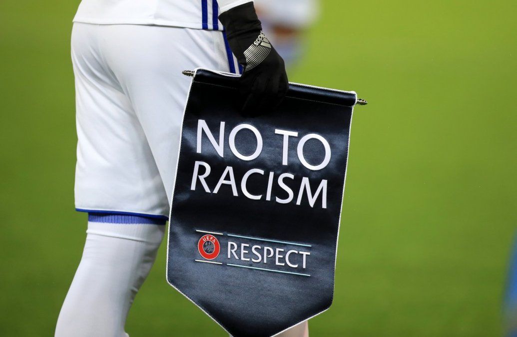 La estrella del fútbol mundial que abandonó las redes sociales por sus niveles intolerables de racismo