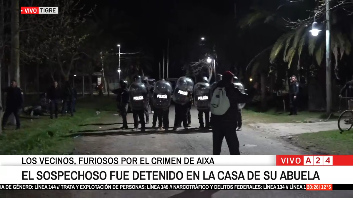 Los efectivos policiales utilizaron balas de goma y mantuvieron un cordón de seguridad alrededor de la vivienda. (Foto: captura de pantalla)