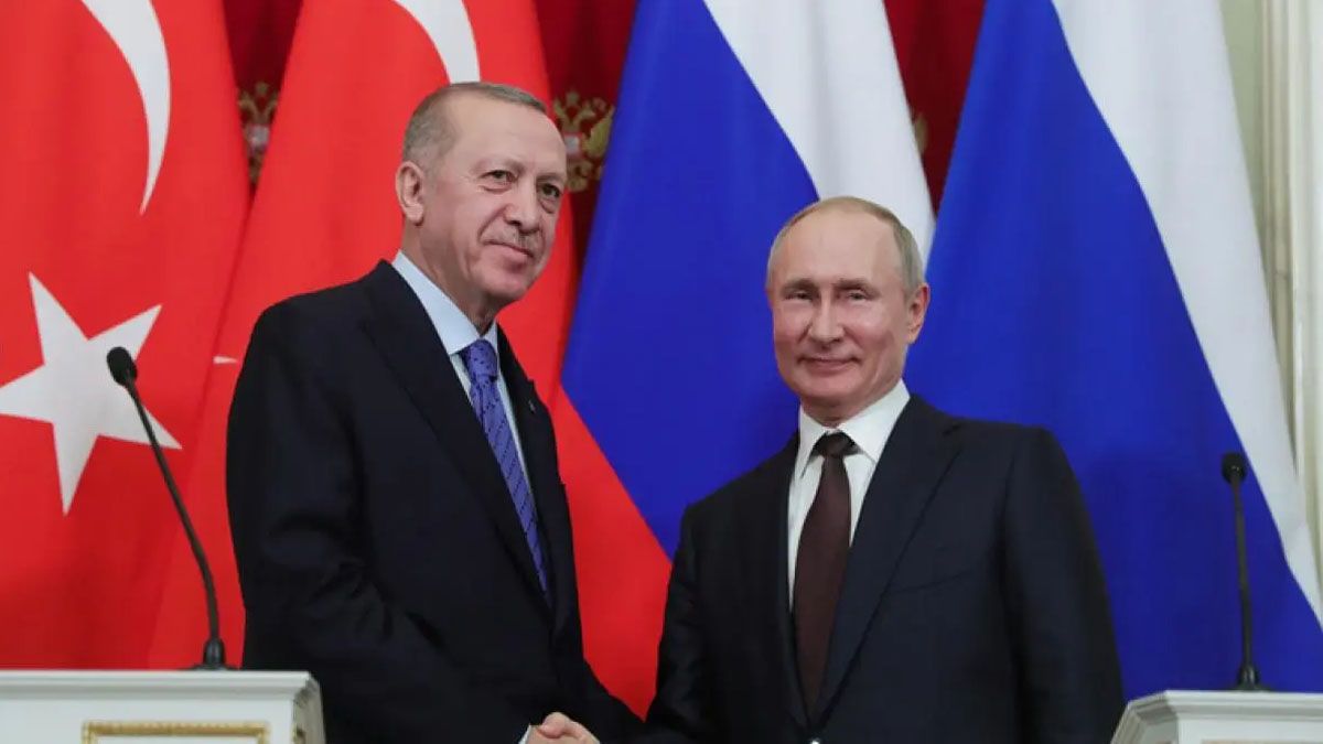 Recep Erdogán pide que Vladimir Putin deje las zonas ocupadas para llevar a una iniciativa de paz. (Foto: Archivo)