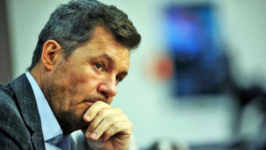 Marcelo Tinelli suspendió su viaje a Barcelona por un pico de estrés