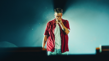 Duki hace historia en España: agotó las localidades para su show en el estadio Santiago Bernabéu