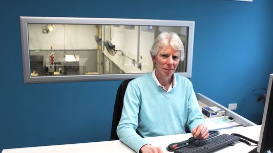 Hipotecó la casa por su emprendimiento y hoy tienen una empresa líder en la industria de la electricidad