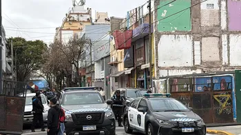 Operativo de desalojo en una sinagoga: fieles se niegan a dejar el templo por una disputa legal