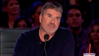 Simon Cowell, el famoso jurado inglés, reapareció tras un paso por el quirófano y está irreconocible