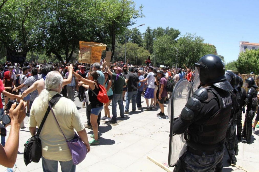 Cabandié, al frente de Ambiente, mostró su preocupación por el cambio en la ley de minería en Mendoza