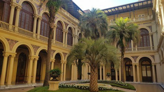 Los pasillos de la Rosada al rojo vivo por la interna Alberto vs. Cristina, y una foto muy polémica