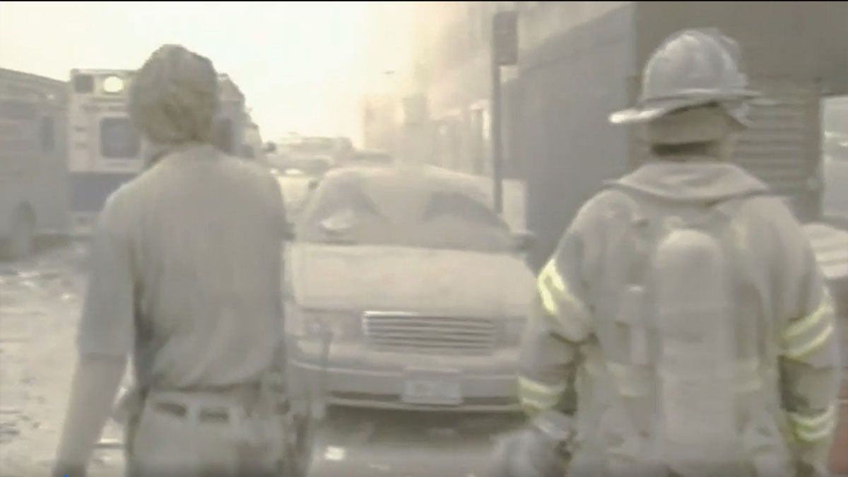 Bomberos, entre el polvo de los escombros en Nueva York (Foto: Archivo)
