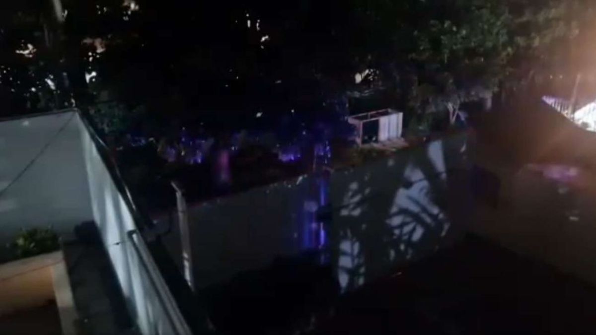 La embajada Argentina a oscuras en Venezuela. (Foto: captura)