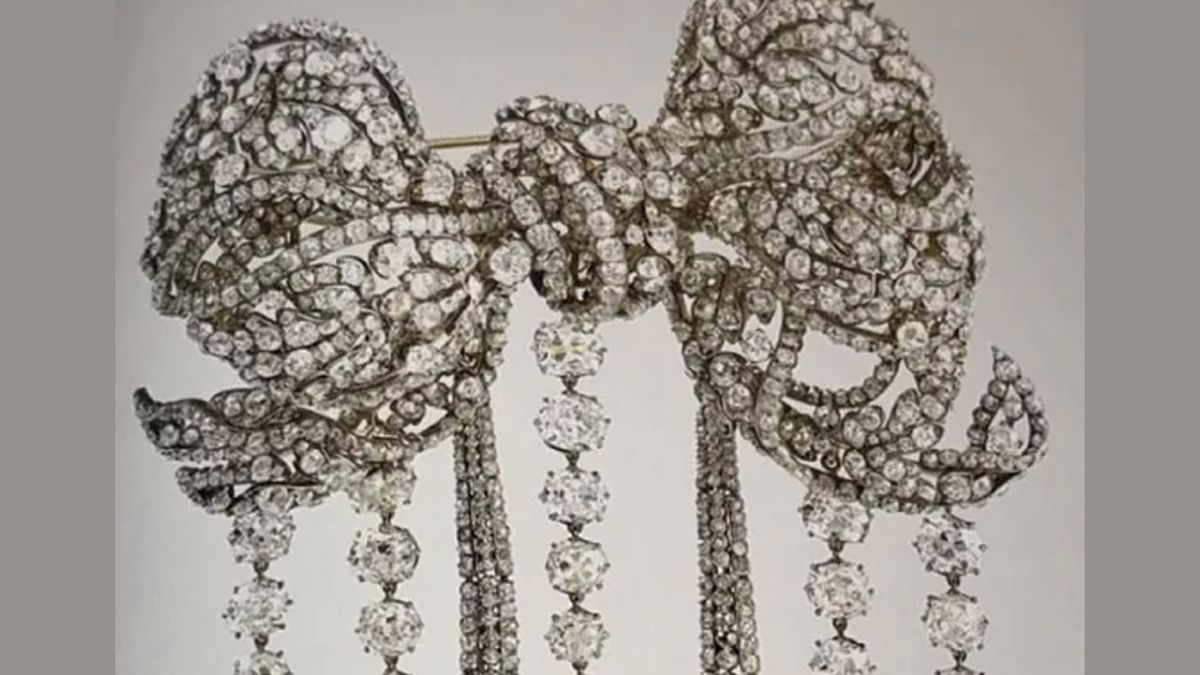 El gran lazo de la emperatriz, otra de las piezas robadas. (Foto: Gentileza Corriere della Sera)  