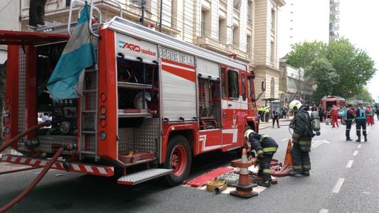 Incendio en el Hospital Santa Lucía: evacuaron a pacientes con quemaduras