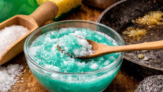 Mezclar detergente con azúcar: por qué recomiendan este truco y para qué sirve