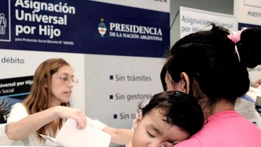 ATENCIÓN AUH y AUE: dos anuncios importantes de ANSES por los cobros