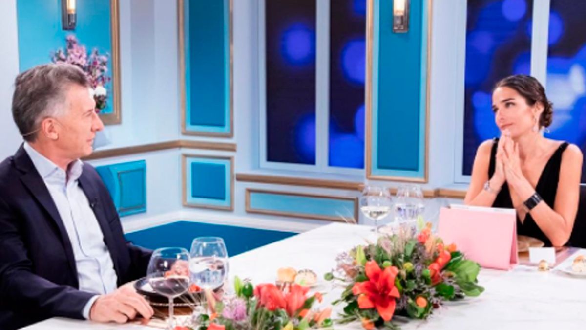Juana Viale enfrentó críticas por la mesa con Mauricio Macri