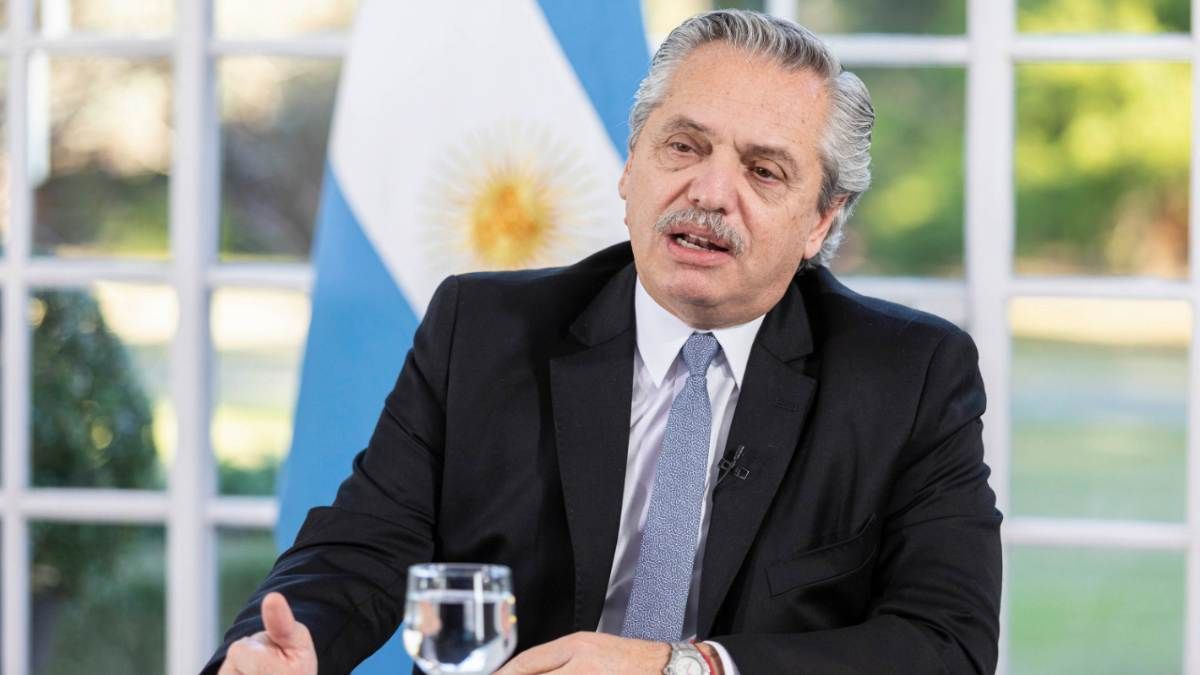 Alberto habló con el Financial Times: No creo en los planes económicos