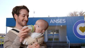 ANSES aplicará un aumento a la AUH desde diciembre 2025: de cuánto es