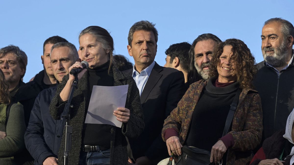 Alejandra Darín, durante la lectura del discurso el día de la marcha tras el atentado a Cristina Kirchner (Foto: Télam).