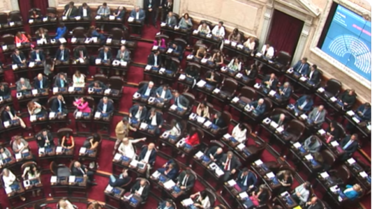 Diputados aprobó el aumento de 7,2% a las jubilaciones y la elevación del bono a $110.000