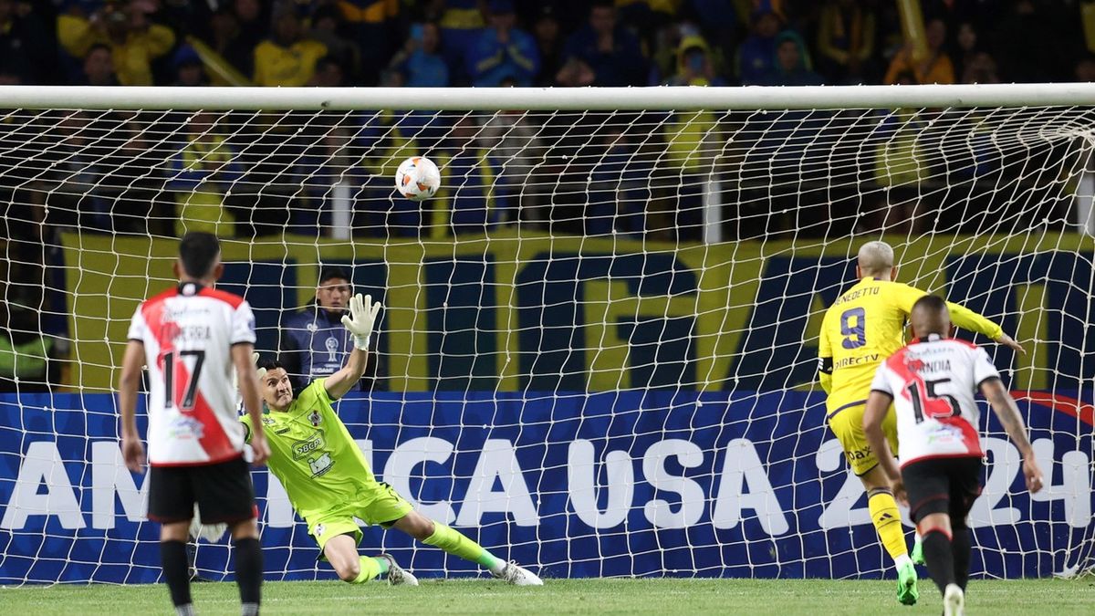 El penal herrado por Benedetto. (Foto: Olé)