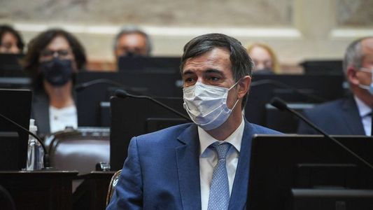 Con un emotivo mensaje, Esteban Bullrich se despidió del Senado