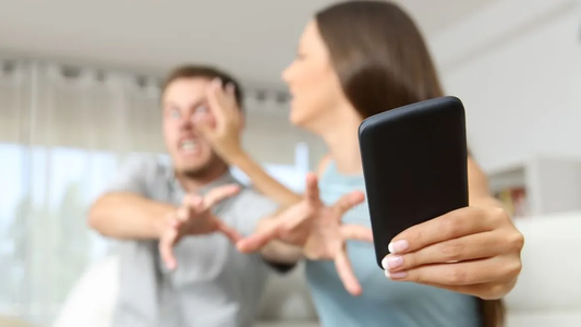 Por qué me da ansiedad no tener el celular cerca, según la psicología