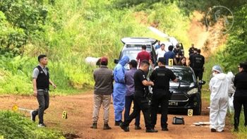 Hallaron muertos a un hombre y una mujer dentro de un auto con su hijo de dos años