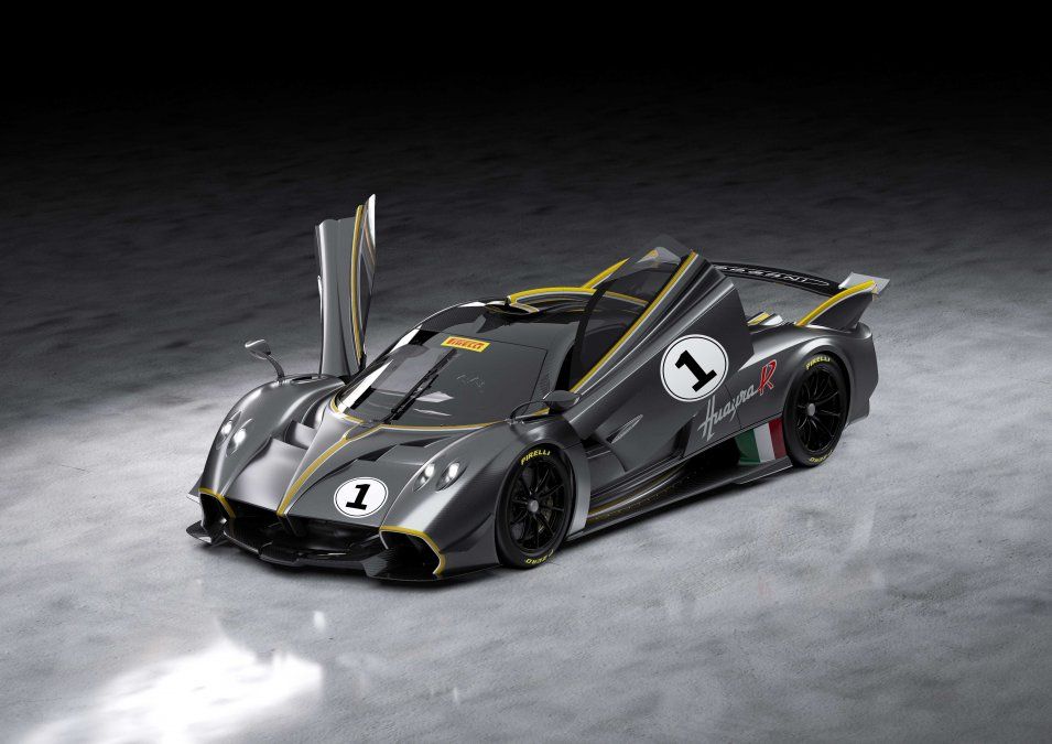 En el nuevo Pagani Huayra R asegurar la refrigeración adecuada del potente motor requirió un trabajo incansable en el radiador y la dinámica de fluidos internos