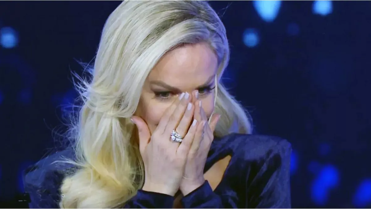  Luciana Salazar lloró al revelar una tremenda situación que le hizo pasar Redrado
