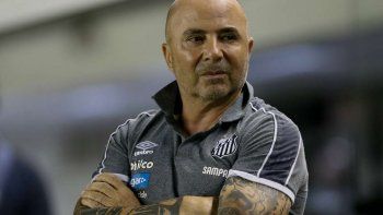 El presidente de Santos sigue en pie de guerra: Sampaoli exagera en todo