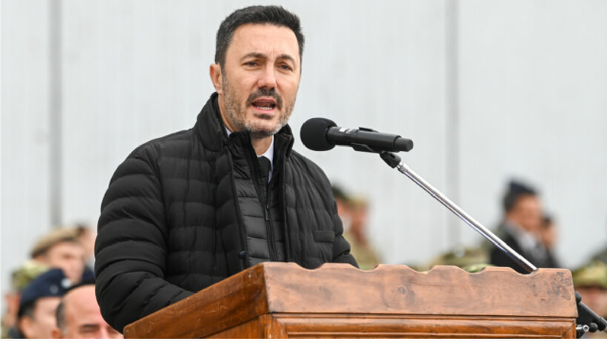 Luis Petri en El Bolsón en los incendios.