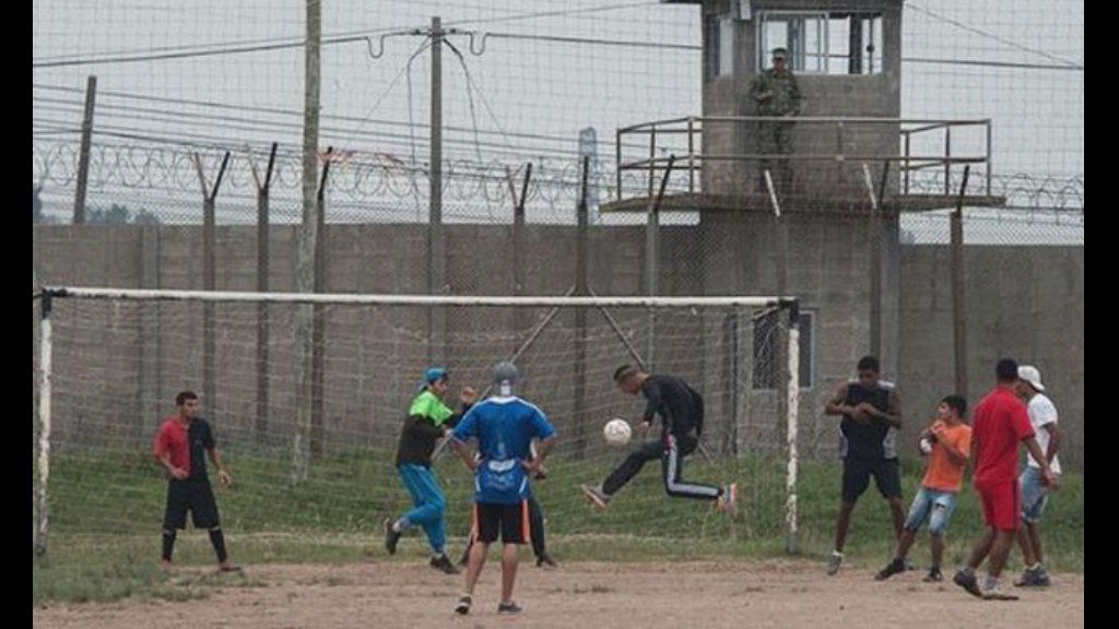 Un partido amistoso entre presos narcos terminó con 16 muertos