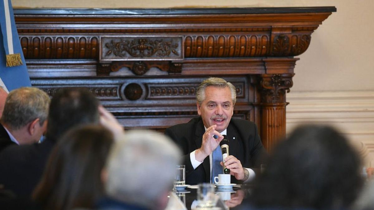 El presidente Alberto Fernández encabezó durante una hora la reunión de gabinete en Casa Rosada. ¿Qué le pidió a los ministros? Expectativas por nuevas medidas contra la inestabilidad cambiaria. Foto: Presidencia.