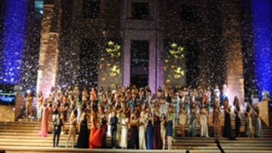 Mendoza brilló con su clásico Mega Desfile