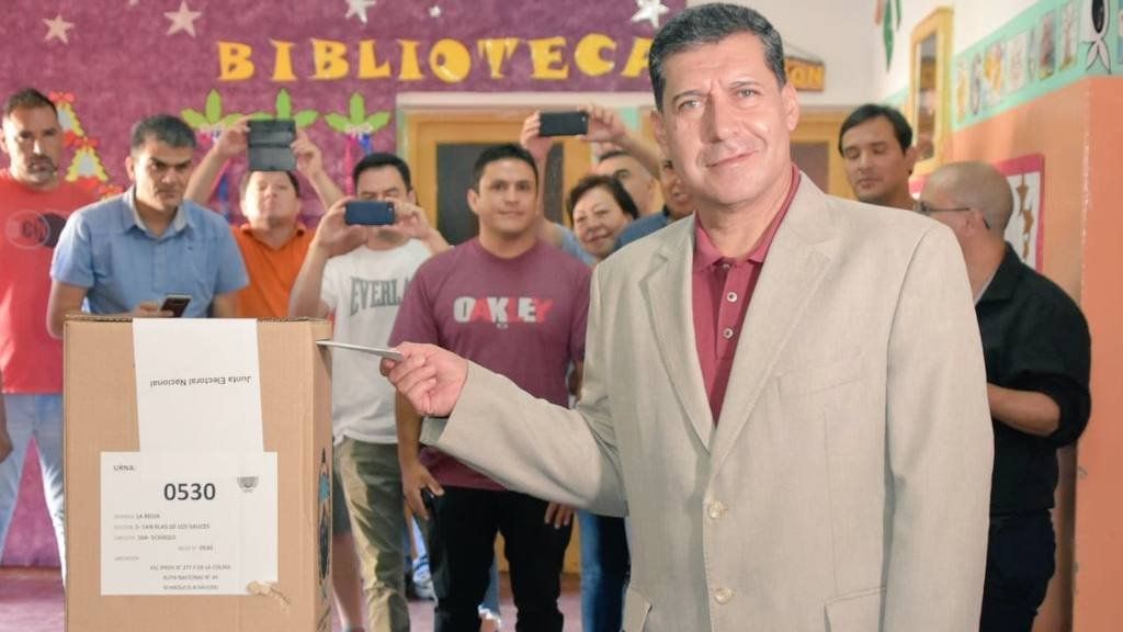El Gobierno insiste y pide a la Corte que declare inválida la consulta de La Rioja que permite a Casas competir por otro mandato