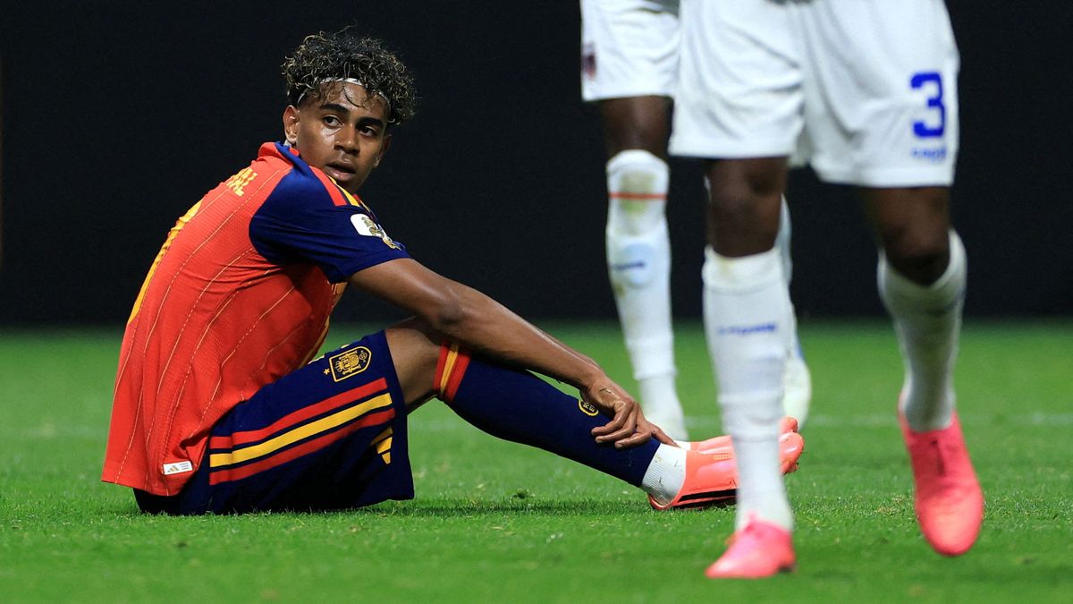 El joven futbolista también utiliza el 08304 en sus botines y en distintos elementos personales. (Foto: Reuters)