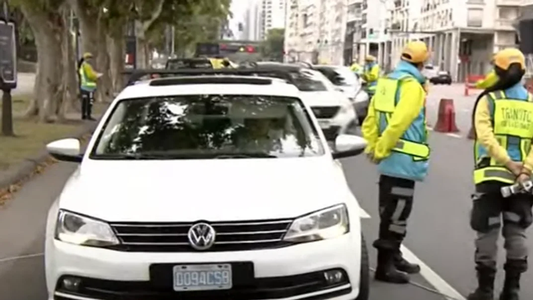 Qué dice la Ciudad sobre los procedimientos con autos diplomáticos y cuál fue la respuesta de la Embajada de Rusia