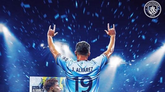 ¡Es oficial! Manchester City presentó a Julián Álvarez como nuevo refuerzo