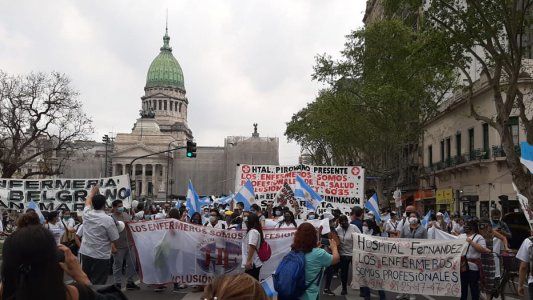 Coronavirus: enfermeros realizarán paro, movilización y acampe en Plaza de Mayo por mejoras salariales