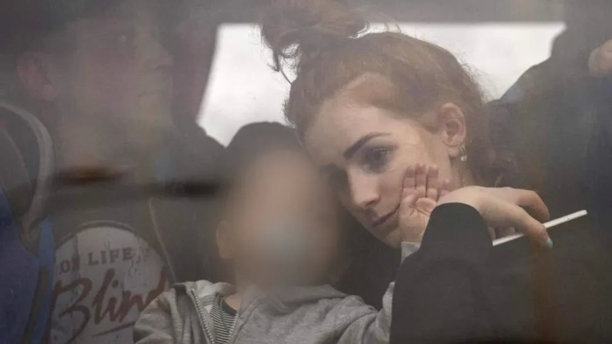 Ksenia Lunova protege a su hija de la guerra con juegos