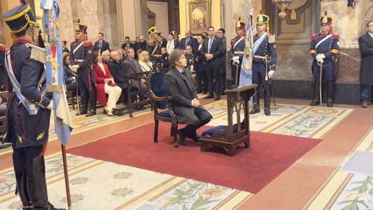 Milei suspendió todas las actividades oficiales y prepara su viaje a Roma con una comitiva reducida