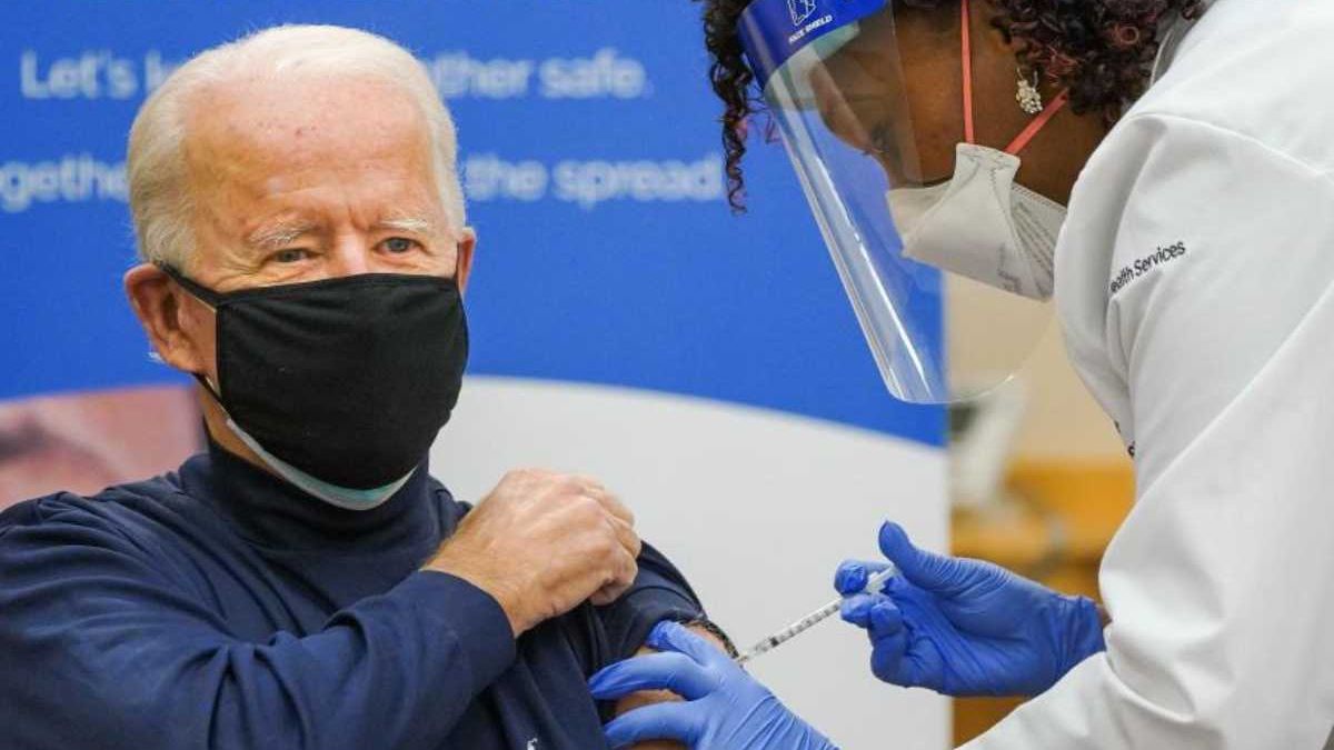 Joe Biden dijo que Estados Unidos vive la pandemia de los no vacunados. Foto: Archivo.