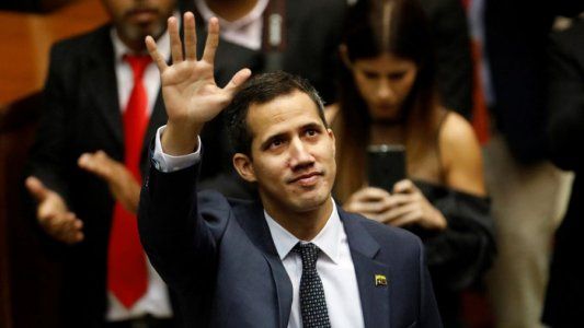El Tribunal Supremo de Venezuela le prohibió a Guaidó la salida del país y congeló sus bienes