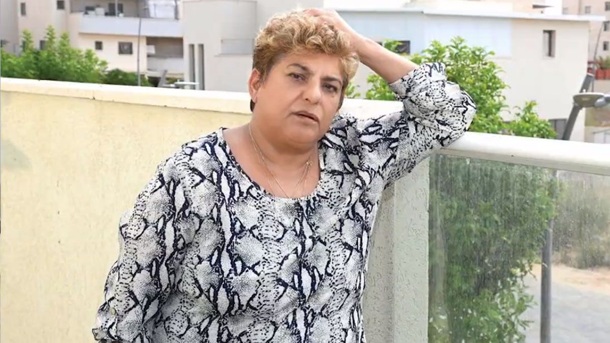 Rachel Edri esconsiderada una hero&iacute;na por resistir en su casa -acompa&ntilde;ada por su marido- a 5 terroristas de Hamas.