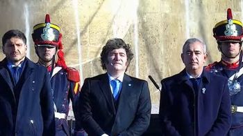 Junto a Adorni, Javier Milei encabeza el acto por el Día de la Bandera en Rosario