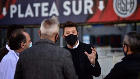 Marcelo Tinelli recorrió las unidades sanitarias que se instalaron en el estadio de San Lorenzo