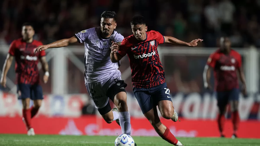 Con el debut de Russo, San Lorenzo le ganó a Barracas en un partido con polémica por la Liga Profesional