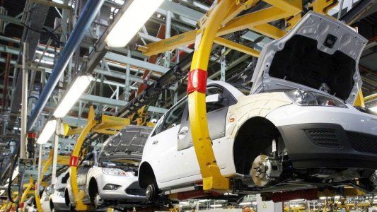 VW frena tres semanas una planta por escasez mundial de semiconductores