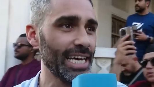 El Pollo Álvarez volvió a transmitir desde las calles de Qatar tras la censura