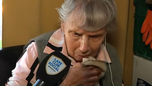 Crueldad sin fin de dos delincuentes que le robaron a una jubilada de 92 años: Me dejaron descalza