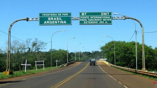Tras 556 días, Puerto Iguazú abrió su paso fronterizo terrestre para el turismo