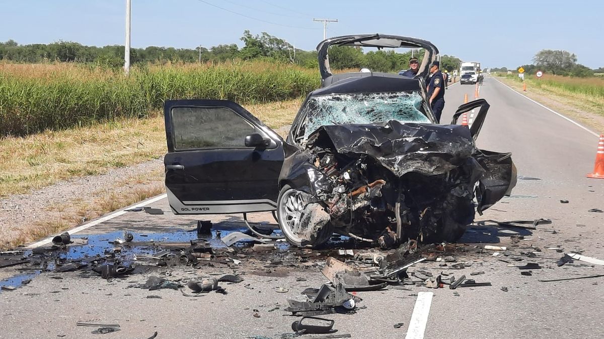 Tres personas murieron tras un impactante y brutal choque frontal en Córdoba. 